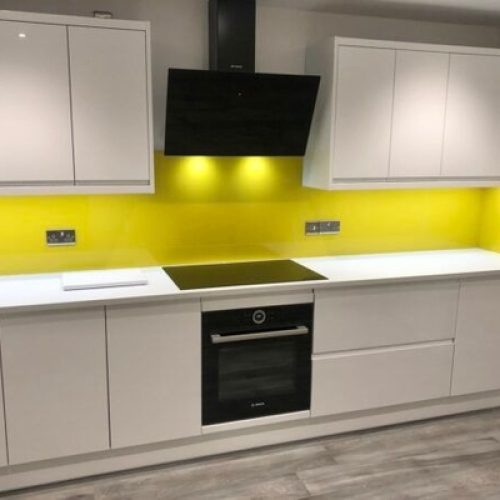 Glass Splashback Fitted Kitchen